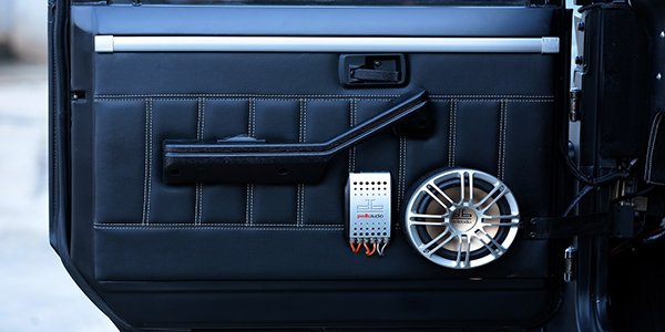 Side door panel trim works